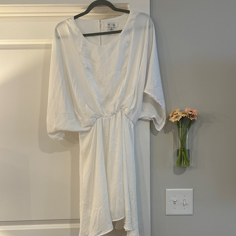 White Flowing Dress, M 🤍